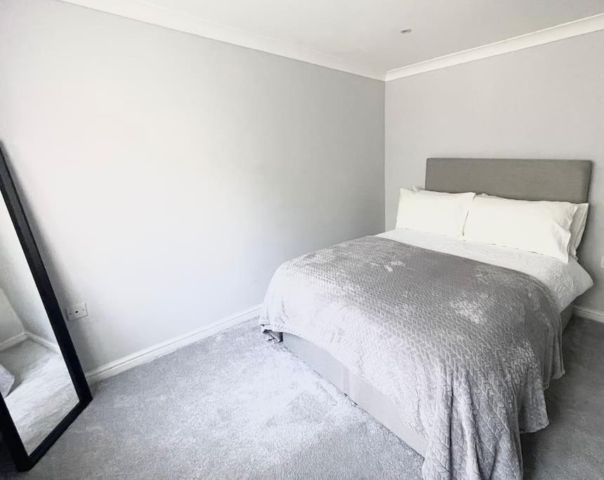 Lovely 1 Bed Apartment, 15Mins From Central London Eksteriør bilde